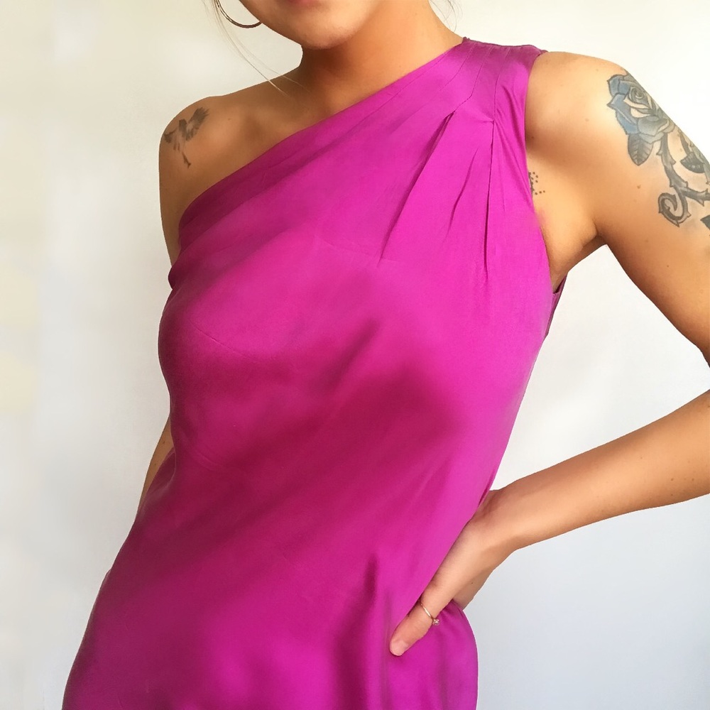 ❌SOLD❌ Banana Republic one shoulder shift dress